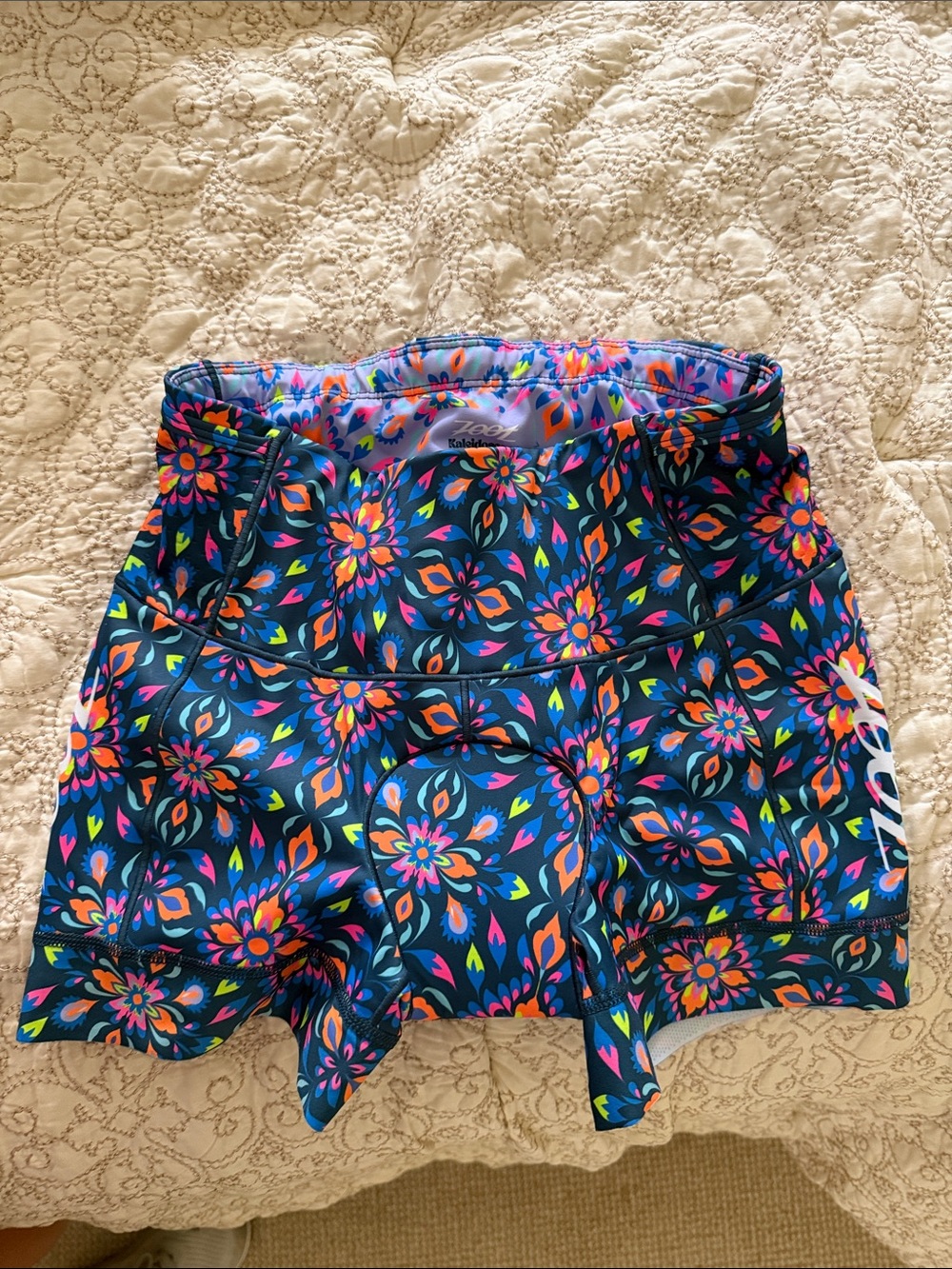 Zoot tri shorts- Kaleidoscope 4in size small